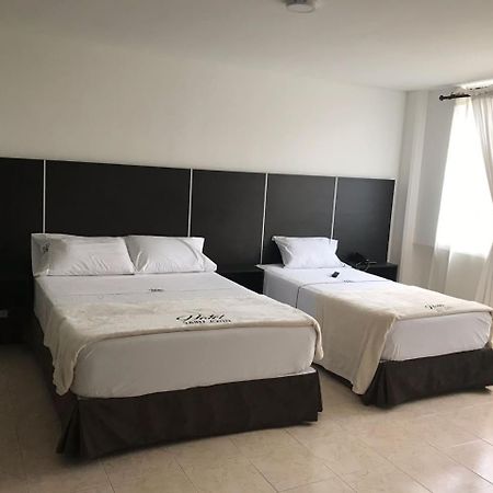 Hotel Saint John Medellín Eksteriør billede